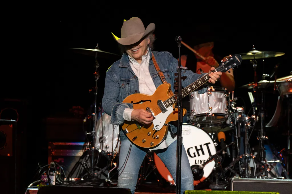 Dwight Yoakam & The Mavericks